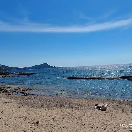 Au Calme Avec Piscine, 600 M De La * Saint-Raphaël
