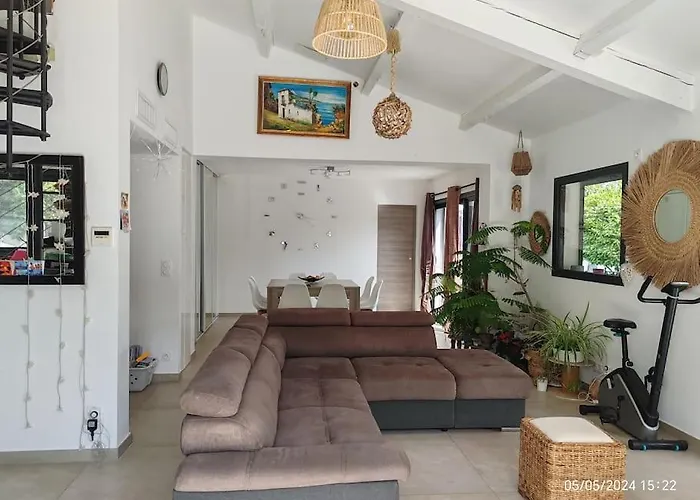 Au Calme Avec Piscine, 600 M De La *