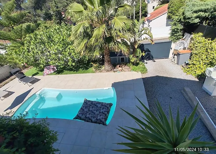 Casa vacanze Au Calme Avec Piscine, 600 M De La