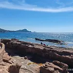 Au Calme Avec Piscine, 600 M De La Holiday home