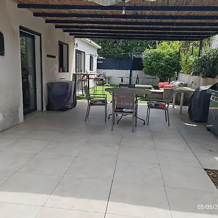 Ferienhaus Au Calme Avec Piscine, 600 M De La Saint-Raphaël
