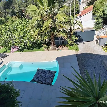 Holiday home Au Calme Avec Piscine, 600 M De La