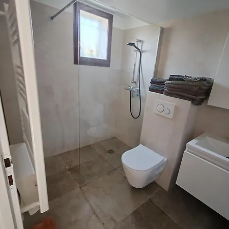 Casa vacanze Au Calme Avec Piscine, 600 M De La Saint-Raphaël