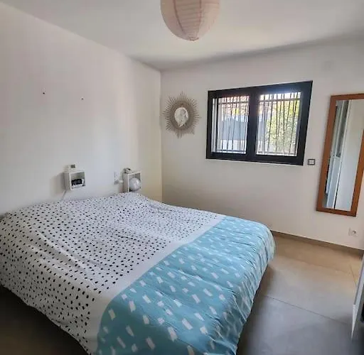 Au Calme Avec Piscine, 600 M De La * Saint-Raphaël