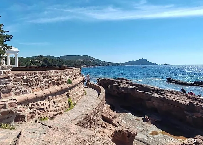 Au Calme Avec Piscine, 600 M De La Ferienhaus *