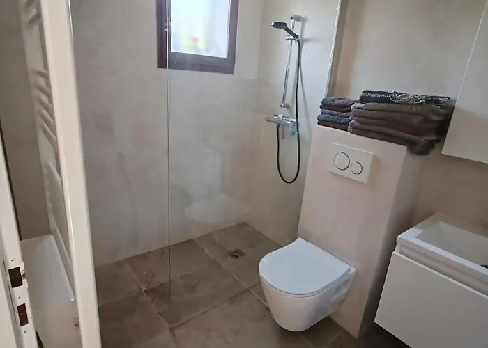 Ferienhaus Au Calme Avec Piscine, 600 M De La Saint-Raphaël